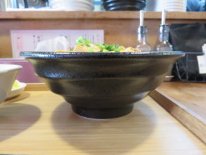 からひげ麻婆豆腐(麺)@からひげ：ビジュアル：サイド