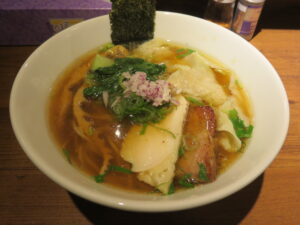 鶏ワンタン醤油らぁ麺@Tori-Dashi Ramen & Bar HINOTORI（新杉田駅）ビジュアル