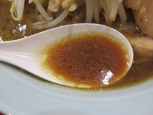 ラーメン（小）@自家製麺 酉（横浜駅）スープ