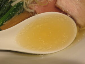 白醤油二種の雲吞麺@支那蕎麦 澤田（新宿御苑前駅）スープ