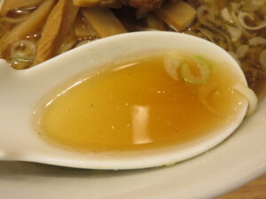 ラーメン 小（麺1玉）@煮干し醤油ラーメン 大勝 松戸店（松戸駅）スープ