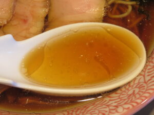 淡麗煮干（ストレート麺）@麺や べらぼう（飯田橋駅）スープ