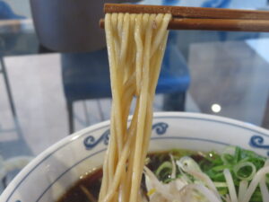 黒醤油そば（並）@MENGA-麺雅- 湘南江の島本店（江ノ島駅）麺