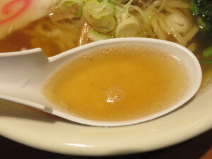 醤油ラーメン@麺屋 ようすけ 東京ラーメンストリート店（東京駅）スープ
