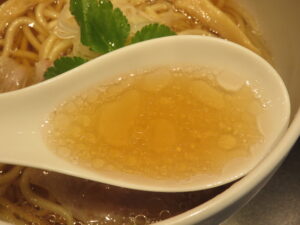 一寸誕生（醤油）@Japanese Noodle 一寸法師（祇園四条駅）スープ
