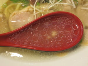 梅鶏塩ら～麺@横濱 本丸亭 新橋店（新橋駅）スープ