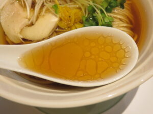 淡麗醤油@だし工房 絹と小麦（武蔵新城駅）スープ
