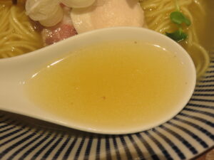 白醤油中華そば@麺屋 つむぎ（西馬込駅）スープ