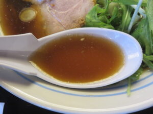 知夫里島天然わかめラーメン（しょう油）@らあ麺 ちぶ里島（島根県隠岐郡）スープ
