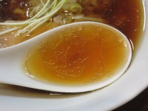 丸鶏醤油ら～麺（並）@中華そば 間合 AWAI（西大島駅）スープ