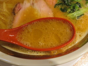 ラーメン（並）@麺家 龍～Ryo～（荻窪駅）スープ