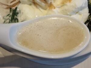 牛白湯しょうゆらーめんlikeカプチーノ@Ramen TOKUYAMA（手もみ麺・並）（入曽駅）スープ