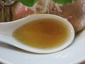 醤油らぁ麺@のど黒らぁ麺 永屋（谷在家駅）スープ