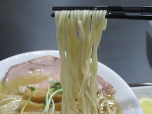 鶏白湯ラーメン〈あごだし味〉@RAMEN SAKABA いろとりどり（とうきょうスカイツリー駅）麺