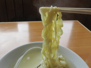会津山塩ラーメン 並盛（手打麺）@うえんで食堂（芦ノ牧温泉駅）麺