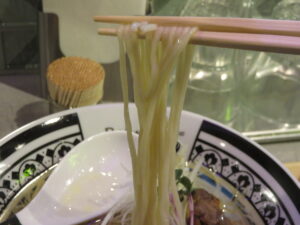 Sio Ramen（太麺）@Rahmen Eddie 新宿御苑（新宿御苑前駅）麺