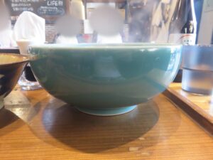 沖縄そば@OKINAWA SOBA EIBUN（牧志駅）ビジュアル：サイド