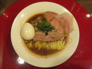 鴨とカシスの味玉醤油RaMen@RaMen TOMO TOKYO（九段下駅）ビジュアル：トップ