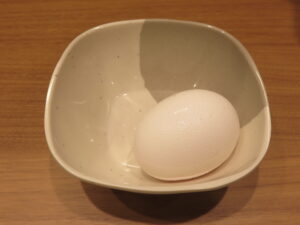 スタミナ牛肉ラーメン（中太麺）@大阪スタミナ牛肉ラーメンわだ 西池袋店（池袋駅）生卵
