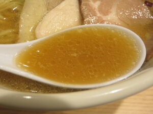 はまぐり鶏白湯そば（醤油）@中華そば みかわ（京急鶴見駅）スープ