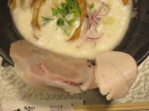 鶏soba（並）@鶏soba 座銀 神楽坂店（飯田橋駅）具：チャーシュー