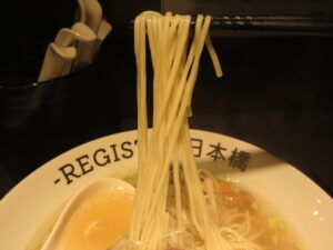 塩らぁめん@SPORTS DINING REGISTA 日本橋支店（小伝馬町駅）麺