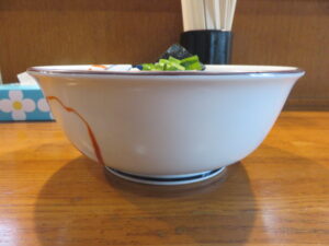 なか井醤油麺@麺 なか井（中井駅）ビジュアル：サイド
