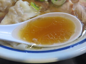 特製ラーメン@館山 生姜醤油ラーメン 波音食堂（千葉県館山市）スープ
