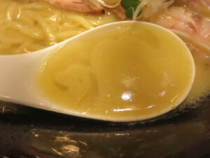 濃厚牡蠣らぁ麺@らぁ麺 牡蛎と貝（築地駅）スープ