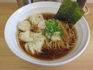 わんたん醤油らぁ麺@らぁ麺 NOBU（南大塚駅）ビジュアル