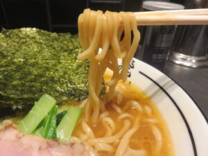 らーめん@らーめん飛粋 武蔵新田店（武蔵新田駅）麺