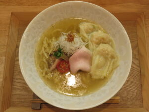 雲吞塩そば（手揉み麺）@小麦そば 池（松本駅）ビジュアル：トップ