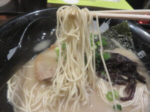 濃厚ラーメン@石田一龍 おがた家 小倉魚町店（平和通駅）麺