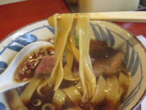 鴨と伊吹（醤油）@中華そば 鴨福（八王子駅）麺