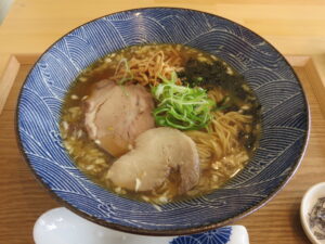 醤油らーめん（細麺）@大和田らーめん（新座駅）ビジュアル