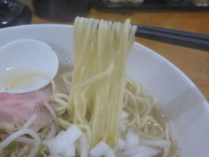 ラーメン@拉麺 冨（都通駅）麺