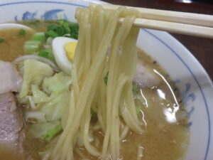 みそラーメン@タカララーメン（枕崎駅）麺