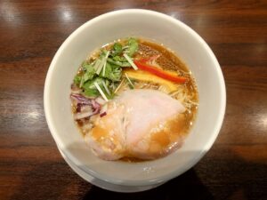 貝らぁ麺（醤油）並盛@らぁ麺 はつ穂（麹町駅）ビジュアル：トップ