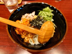 ピリ辛冷やし油そば（キムチ）@麺屋 西條（京成立石駅）ビジュアル