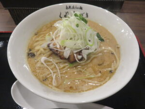 醤油白湯らぁ麺@自然派らぁ麺 くれしづき 新宿早稲田店（早稲田駅）ビジュアル