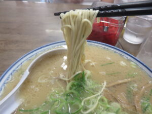 ラーメン@元祖赤のれん 雄ちゃんラーメン（竹下駅）麺