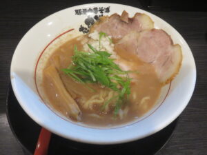 豚骨中華そば（太麺）@豚骨中華そば がんたれ（岩出駅）ビジュアル