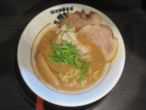 豚骨中華そば（太麺）@豚骨中華そば がんたれ（岩出駅）ビジュアル：トップ