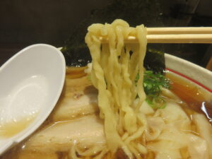 自家製ワンタン麺@山形中華そば 麺や 一球（武蔵小山駅）麺