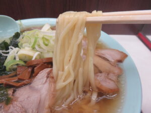 わかめ中華そば@新橋ニューともちんラーメン 神保町店（神保町駅）麺