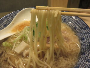 こってり醤油らぁ麺@らぁ麺 よね良（馬込駅）麺