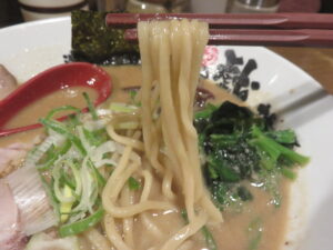 こってりら～麺 白@戯拉戯拉 船橋本店（京成西船駅）麺