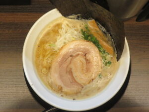 光の醤油ラーメン@麺と酒 高木製麺所（武蔵新城駅）ビジュアル：トップ