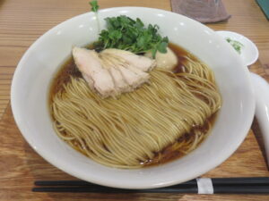 岩手県ほろほろ鳥だしのしょうゆラーメン@ラーメン ル・デッサン（六合駅）ビジュアル