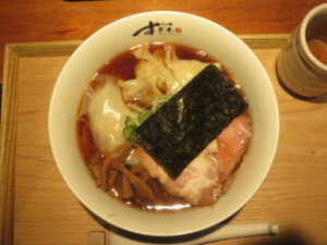 醤油ワンタンらぁ麺@らぁ麺すぎ本 丸の内店（二重橋前駅）ビジュアル：トップ